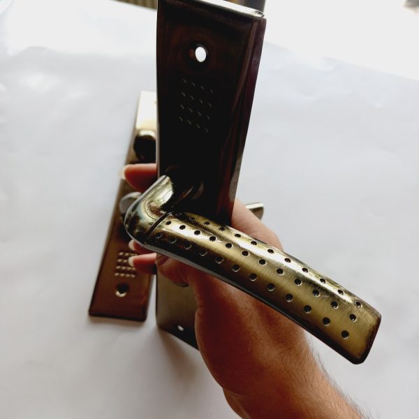 مجموعه کامل دستگیره زیتونی و قفل در چوبی مخصوص سرویس بهداشتی - Image 5