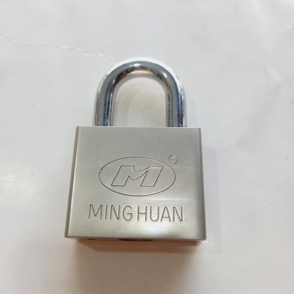 قفل آویز فولادی سایز 70 برند M جنس عالی با 4 کلید هلالی - Image 6